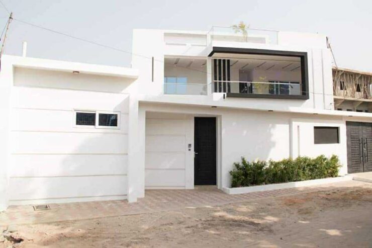 VILLA DUPLEX DE 4 CHAMBRES ET SALON SANITAIRES À LOUER, AKOGBATO – FIDJROSSÈ