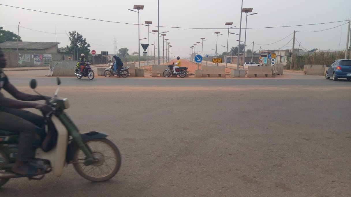 DEUX PARCELLES A VENDRE OUEDO AVEC TF A COTE DE L’ECOLE PRIMAIRE EN BORDU DE LA VOIE