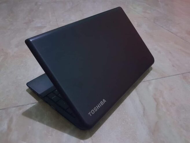 TOSHIBA Satellite C50