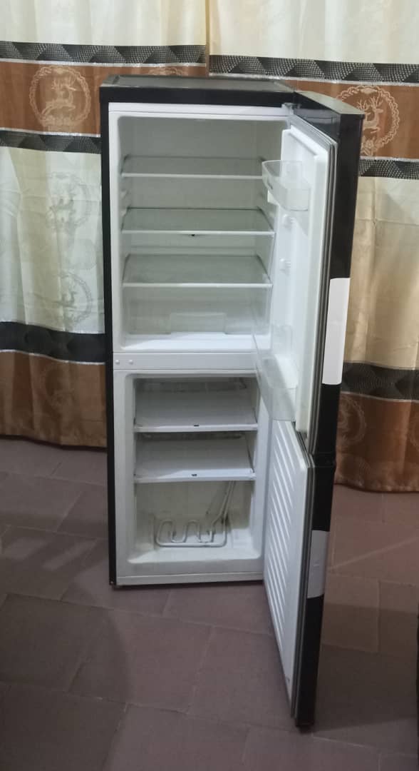 Frigo double battant marque Russel 156L