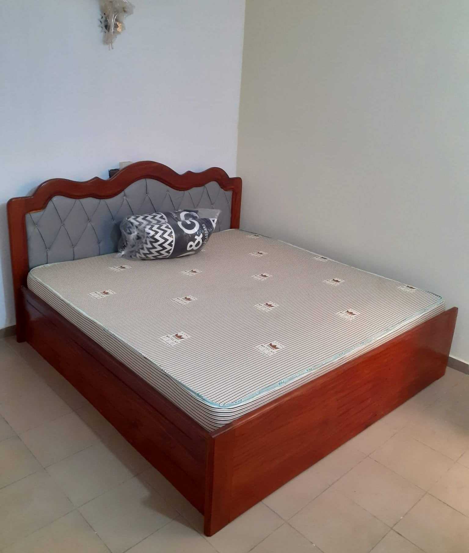 Lit en.boid 2 places et 3 places disponibles