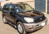 Sebas automobile met en vente une Toyota RAV4 2003