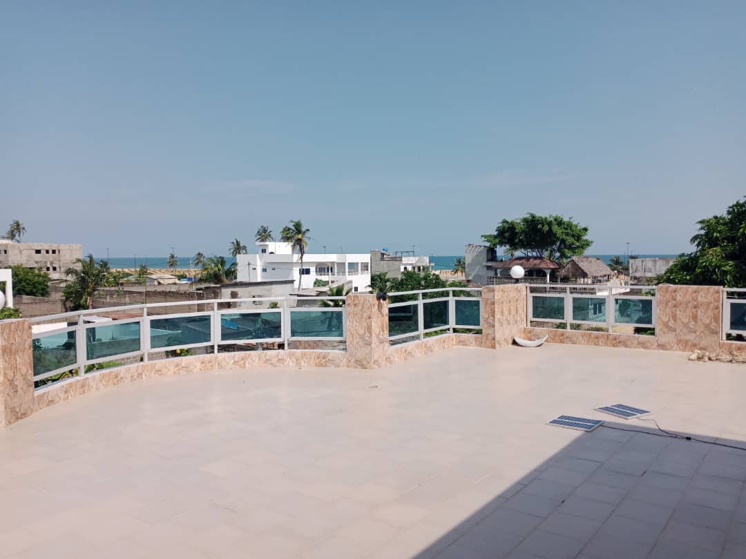 Villa à vendre à Fidjrossê, vue sur la plage