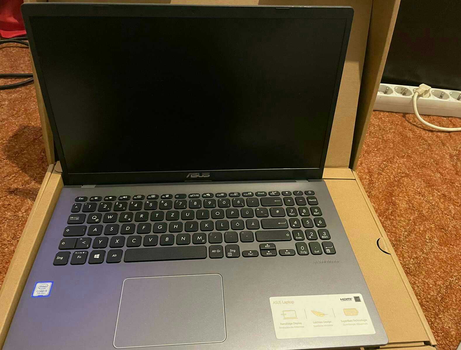 Asus R521U neuf en carton. Corei3 SSD 512Go Ram 8Go