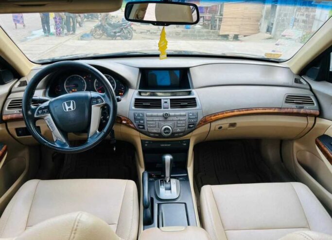 *HONDA ACCORD 2010*