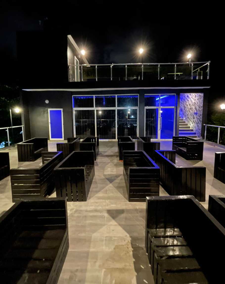 En vente et en location à Cotonou Fidjrossè, un complexe de fondation R+1