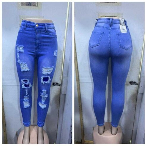 Des jeans et munu jeans disponible aux prix différ