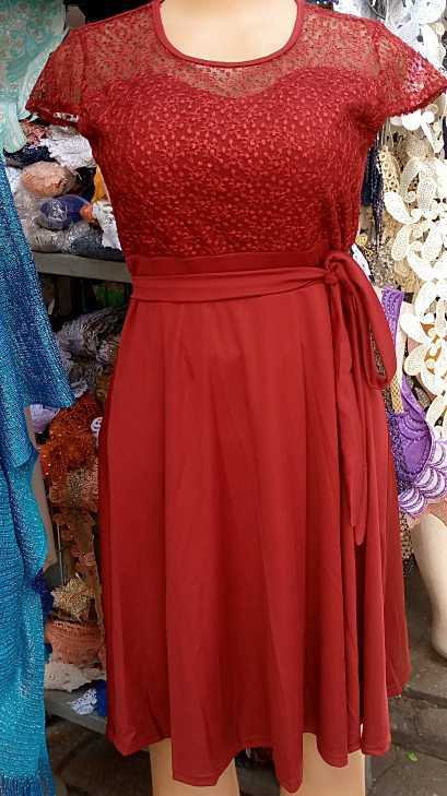 Jolie robe, couleurs rose aussi disponible jaune a