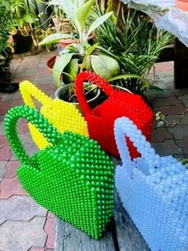 Des jolies sacs en perles disponibles sur commande