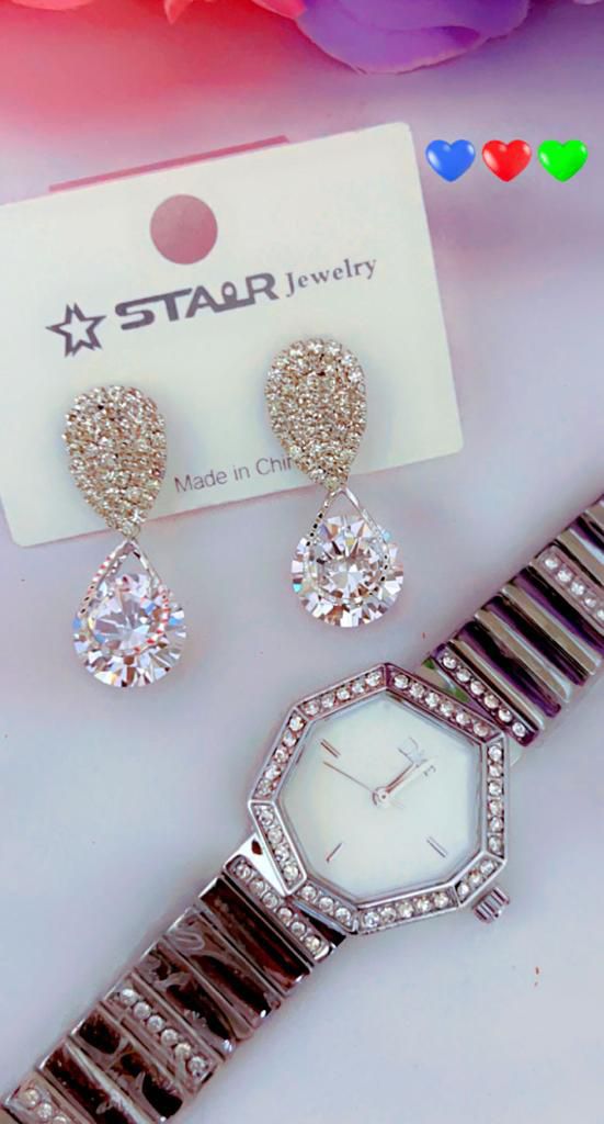 Montre et boucle d’oreille 🥰