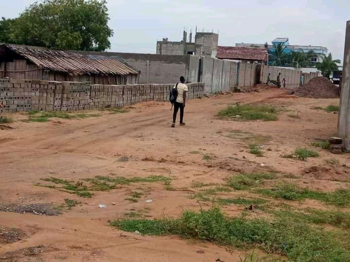 PARCELLE À FIDJROSSÈ TOGBIN