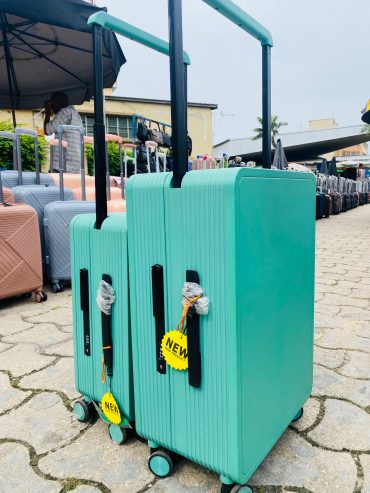 Valise wholesale leaves king