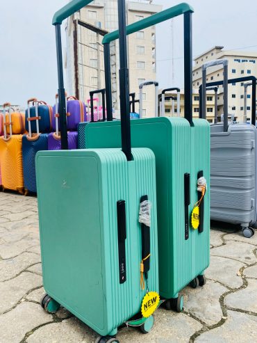 Valise wholesale leaves king
