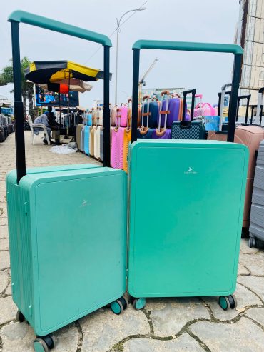 Valise wholesale leaves king