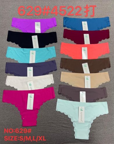 Sous-vêtements féminins de tout genre.