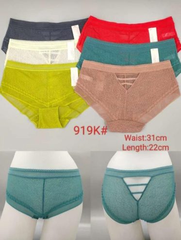 Sous-vêtements féminins de tout genre.