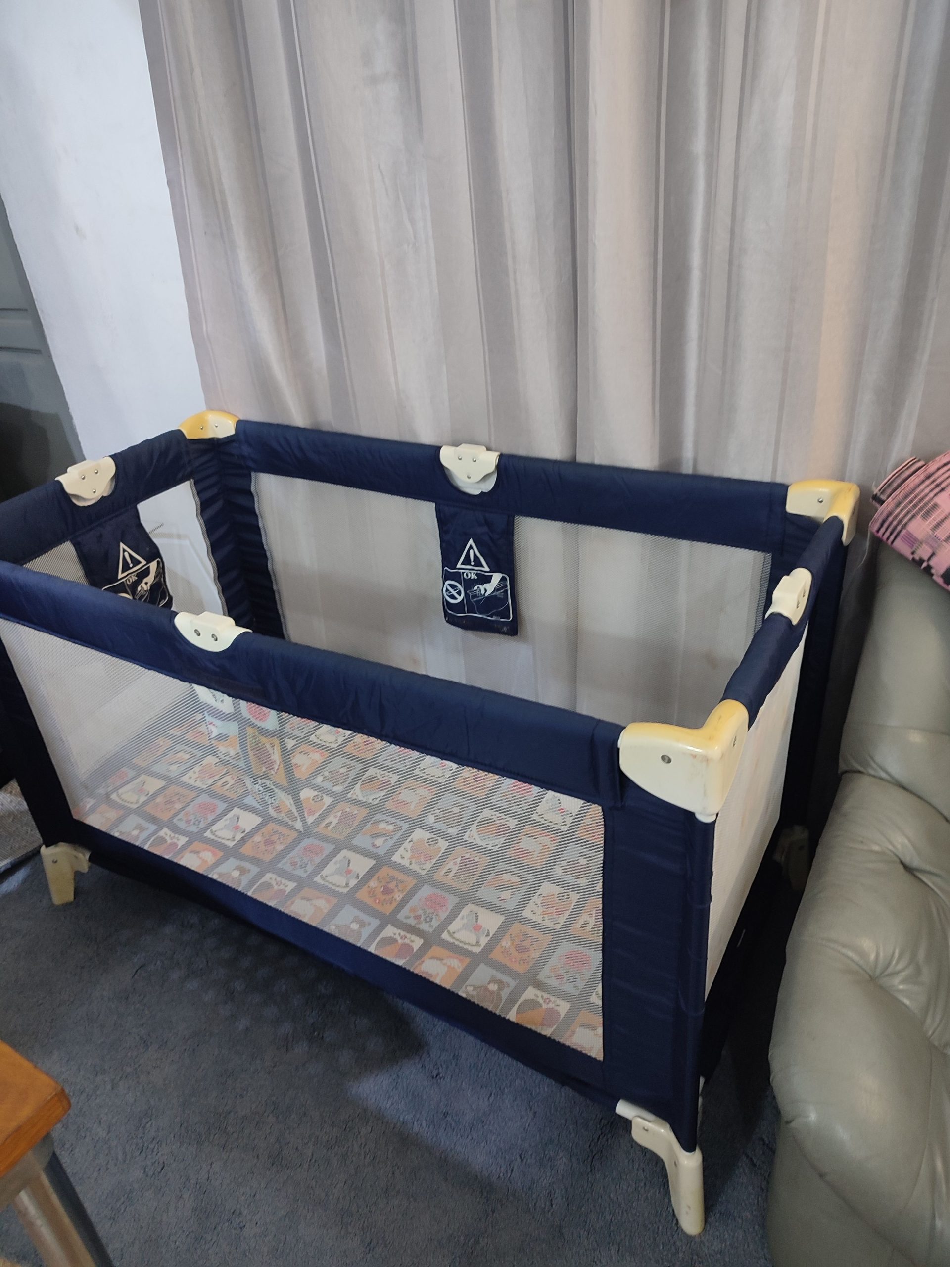 De jolies berceaux venu de France tout neuf avec s