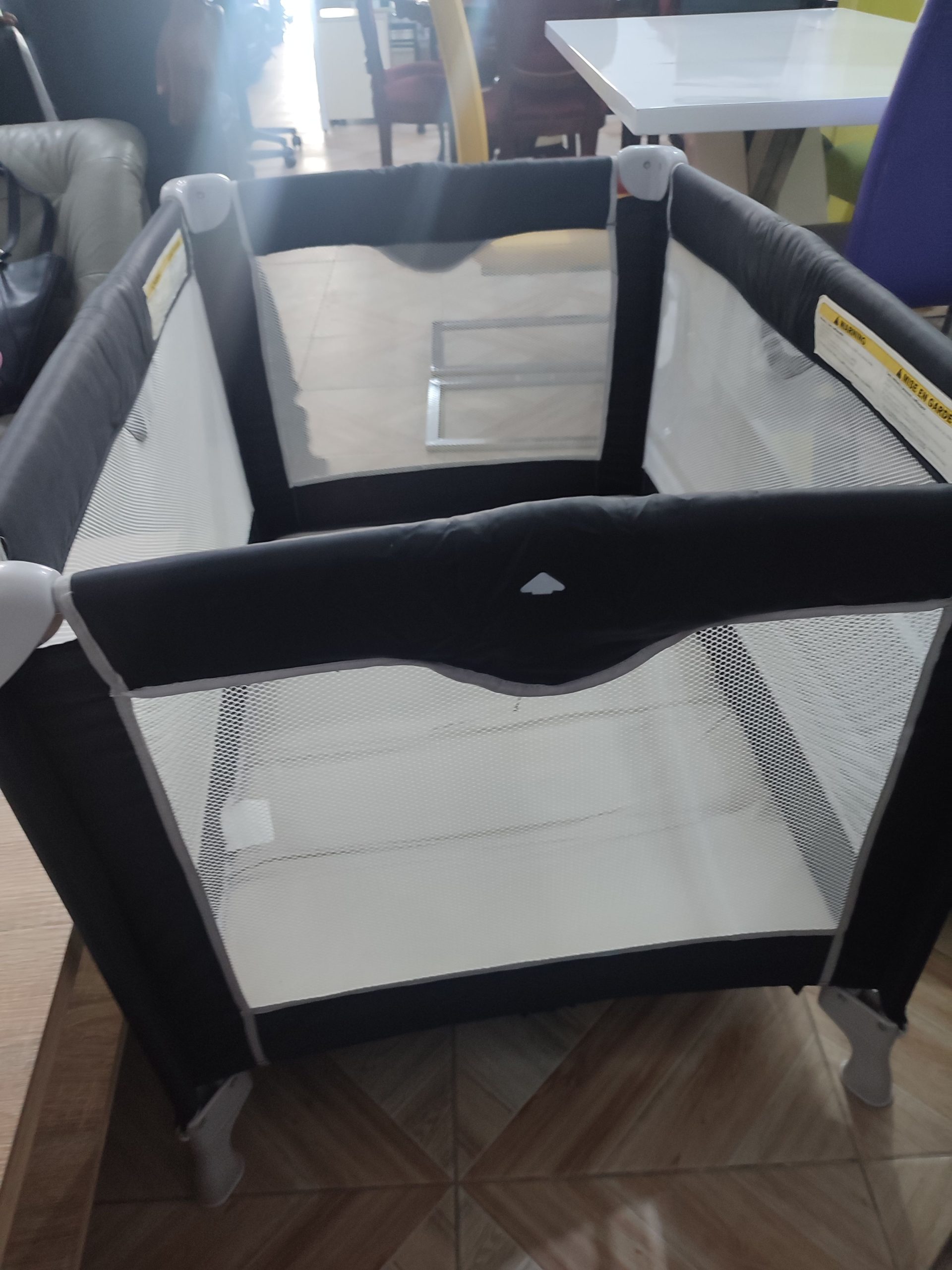 De jolies berceaux venu de France tout neuf avec s