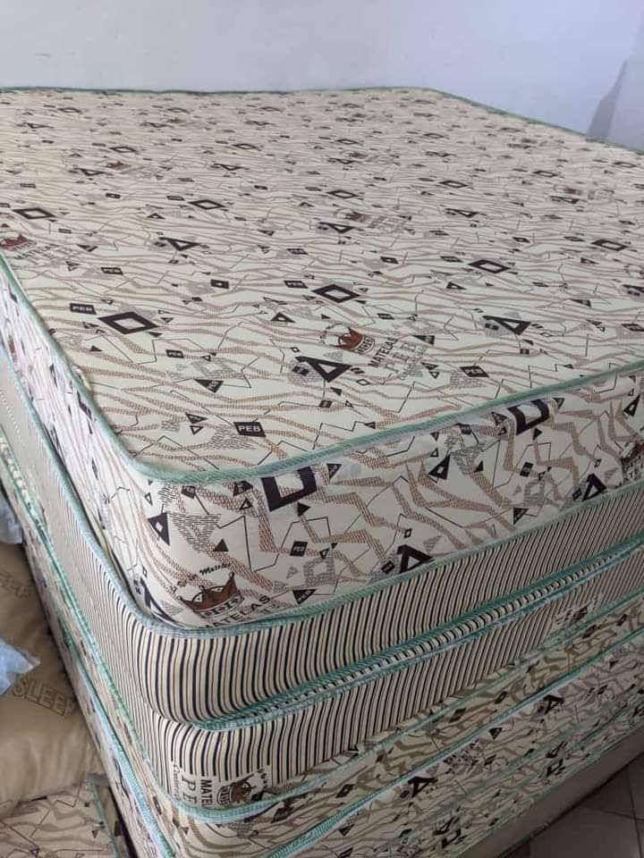 Nous vendons des Matelas PEB