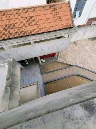 Villa Duplex en finition à CEN SAD Akpakpa à vendr