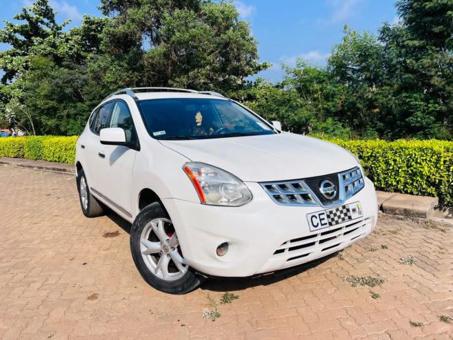 Nissan Rogue SV AWD 2011