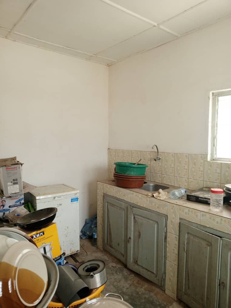 LOCAL À LOUER À DÉKOUNGBE