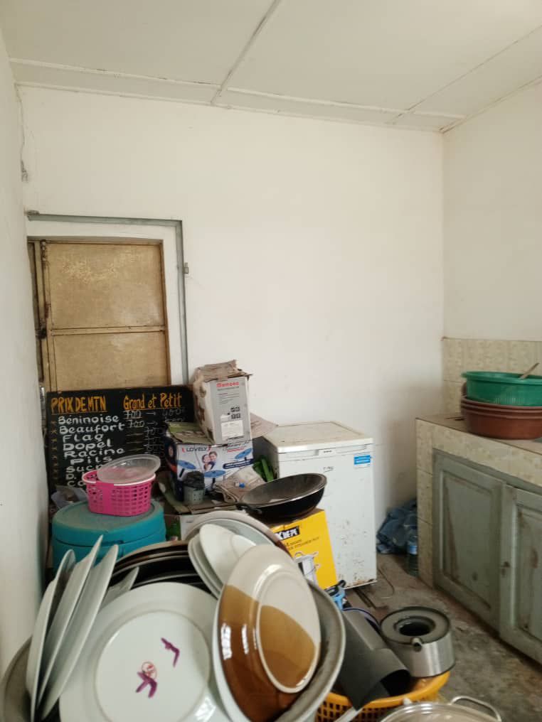 LOCAL À LOUER À DÉKOUNGBE