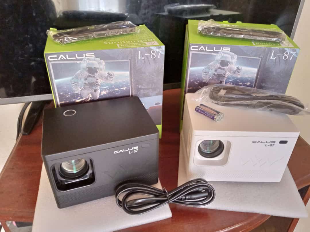 Vidéo projecteur calus L87