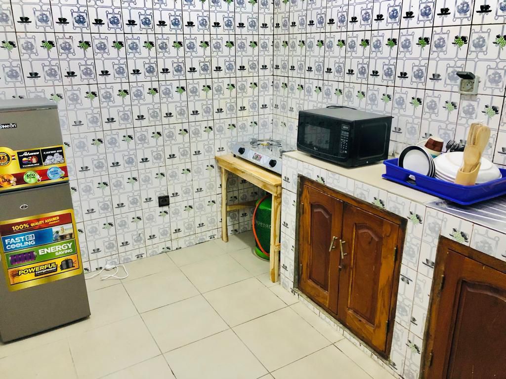 APPARTEMENT MEUBLÉ DE DEUX CHAMBRES SALON SANITAIR