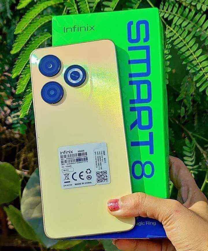 Infinix smart 8 neuf et scellé en boutique