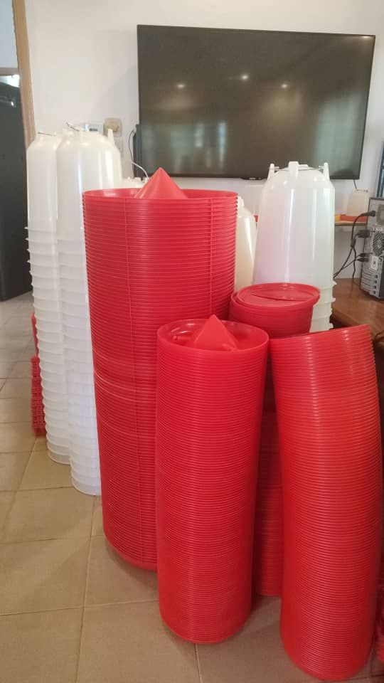 Cages sur batterie pour poulet