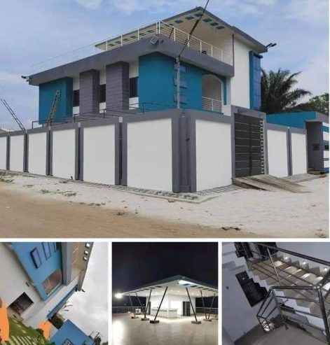 A VENDRE Une belle villa R+2 à Cotonou akpakpa pk1