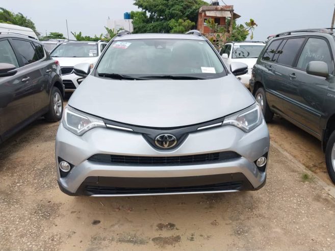 TOYOTA RAV4 2018