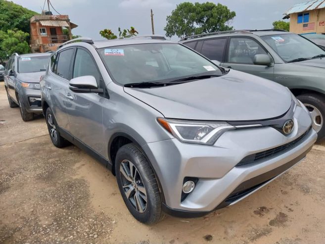 TOYOTA RAV4 2018