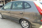 Nissan Almera Tino