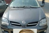 Nissan Almera Tino