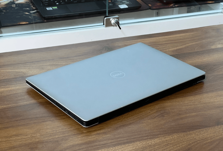DELL PRECISION 5520 CORE i7 Ram 24Go SSD 512Go NVI