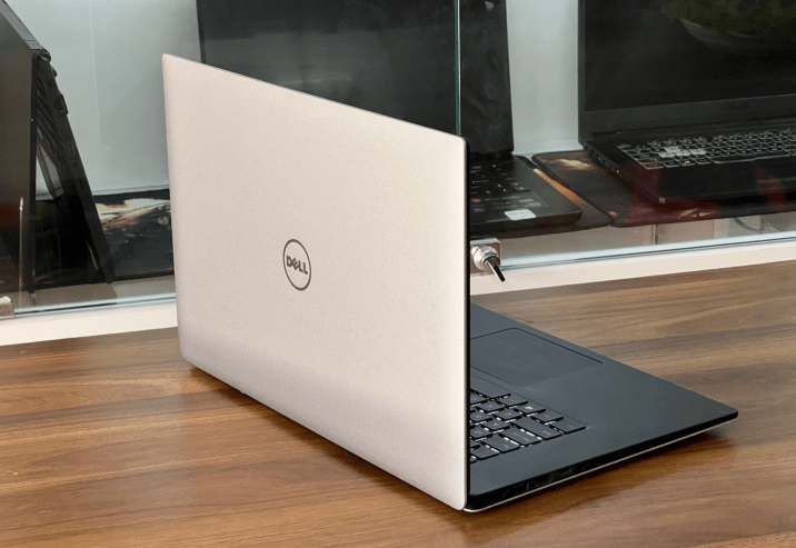DELL PRECISION 5520 CORE i7 Ram 24Go SSD 512Go NVI